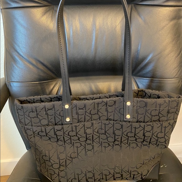 Calvin Klein purse - Picture 2 of 3